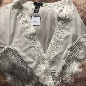 🆕 Laundry by Shelli Segal Lace Shawl